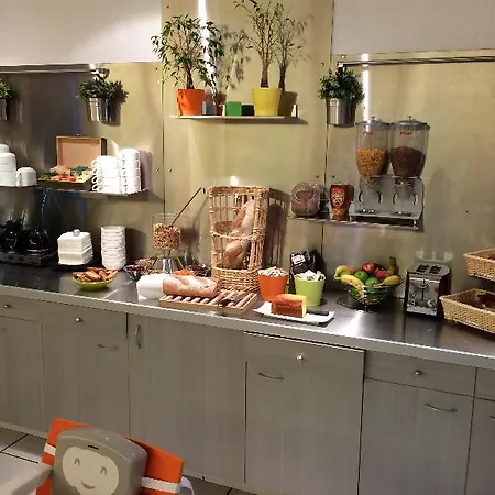 B Caen Mondeville Hotel *