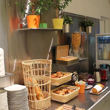 B Caen Mondeville Hotel *