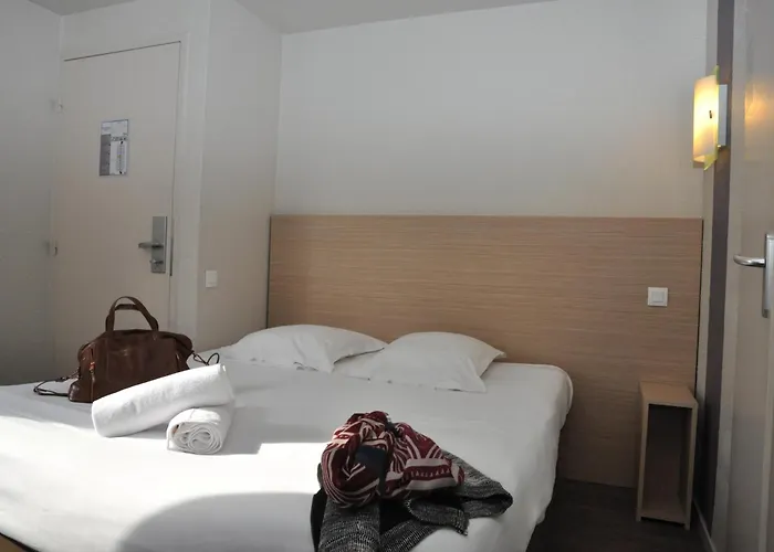 B Caen * Мондвиль