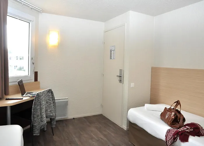 B Caen * Мондвиль